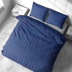 Bettwäsche set "Dark Blue Stripes". Bettwäsche 140x200, 135/140x200 cm, 150x200 cm, 155/160x200 cm, 180x200 cm, 200x200 cm, 200x220 cm. Elegantes und stilvolles dunkelblaues bettwäscheset mit klassischem streifenmuster, perfekt für eine raffinierte schlafzimmeratmosphäre.